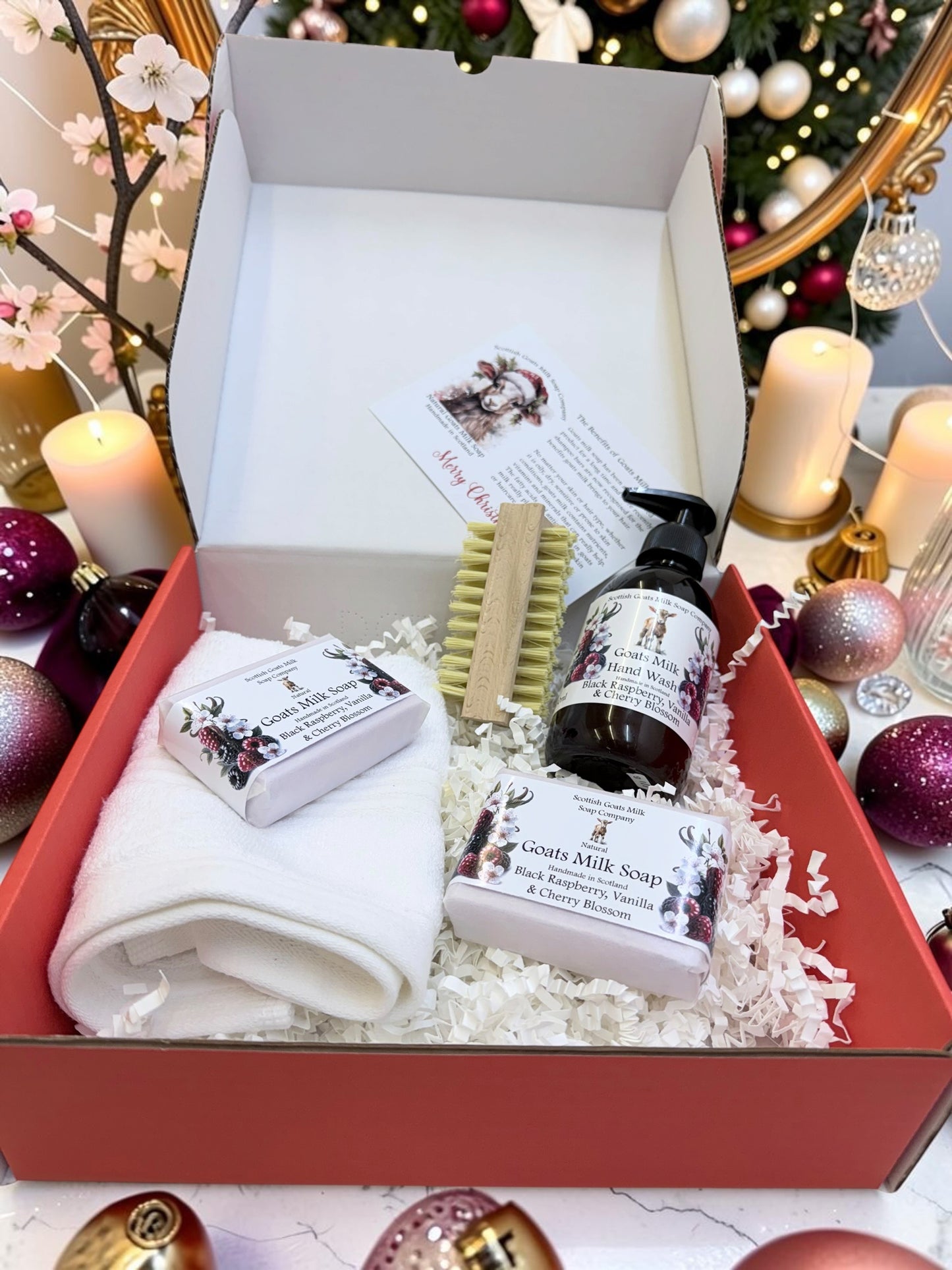 Deluxe Christmas Goats Milk Hand Wash (250ml) and Soap Bar Gift Set | 2 Scent Boxes to Choose From | Gift Boxed